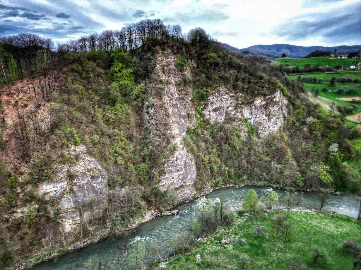 Visoko-oaza Mira Visoko